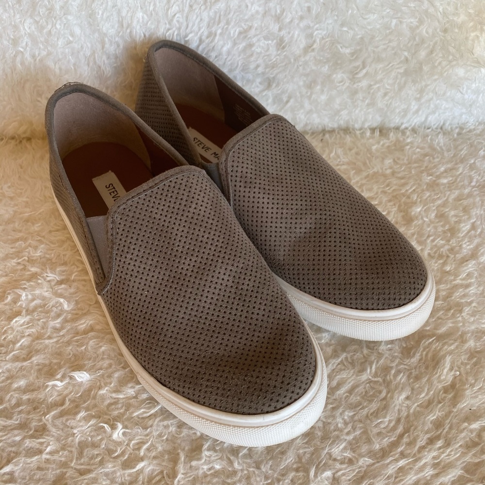 Steve Madden slip ons